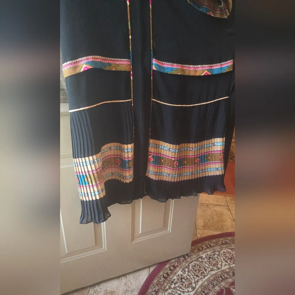 ✨ Trendy & Unique Abaya – Modern Elegance Meets Tradition ✨ - Picture 7 of 9